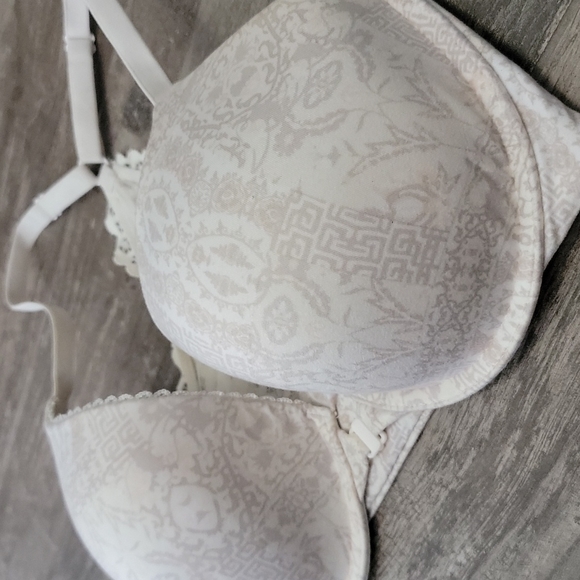 Victoria's Secret racerback bra - Picture 2 of 5